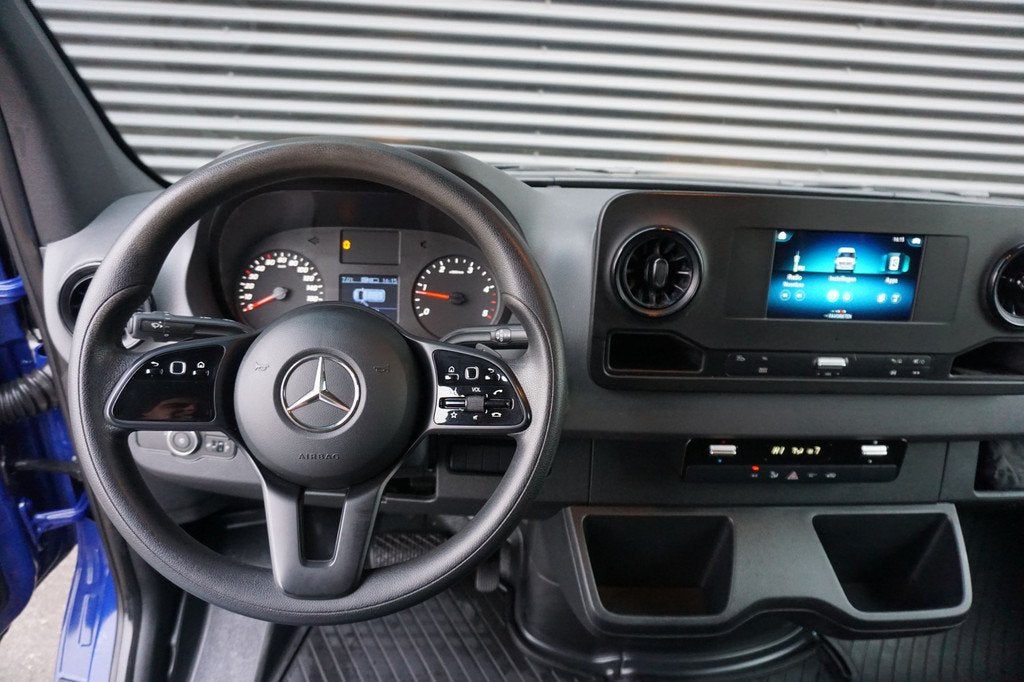 Mercedes-Benz Sprinter 516 160pk Automaat 5000kg L2H2 Dubbel, Auto's, Bestelauto's, Gebruikt, Zwart, 4 cilinders, 2000 kg