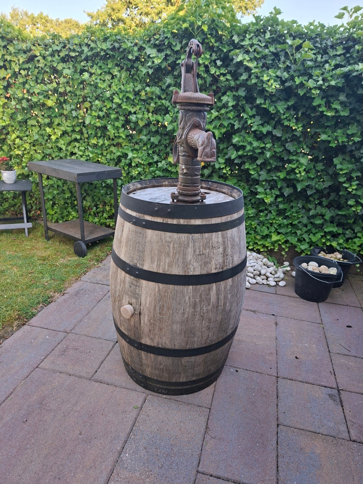 Decoratieve waterpomp met houten ton, Ophalen, Gebruikt, Handmatig, Overige typen