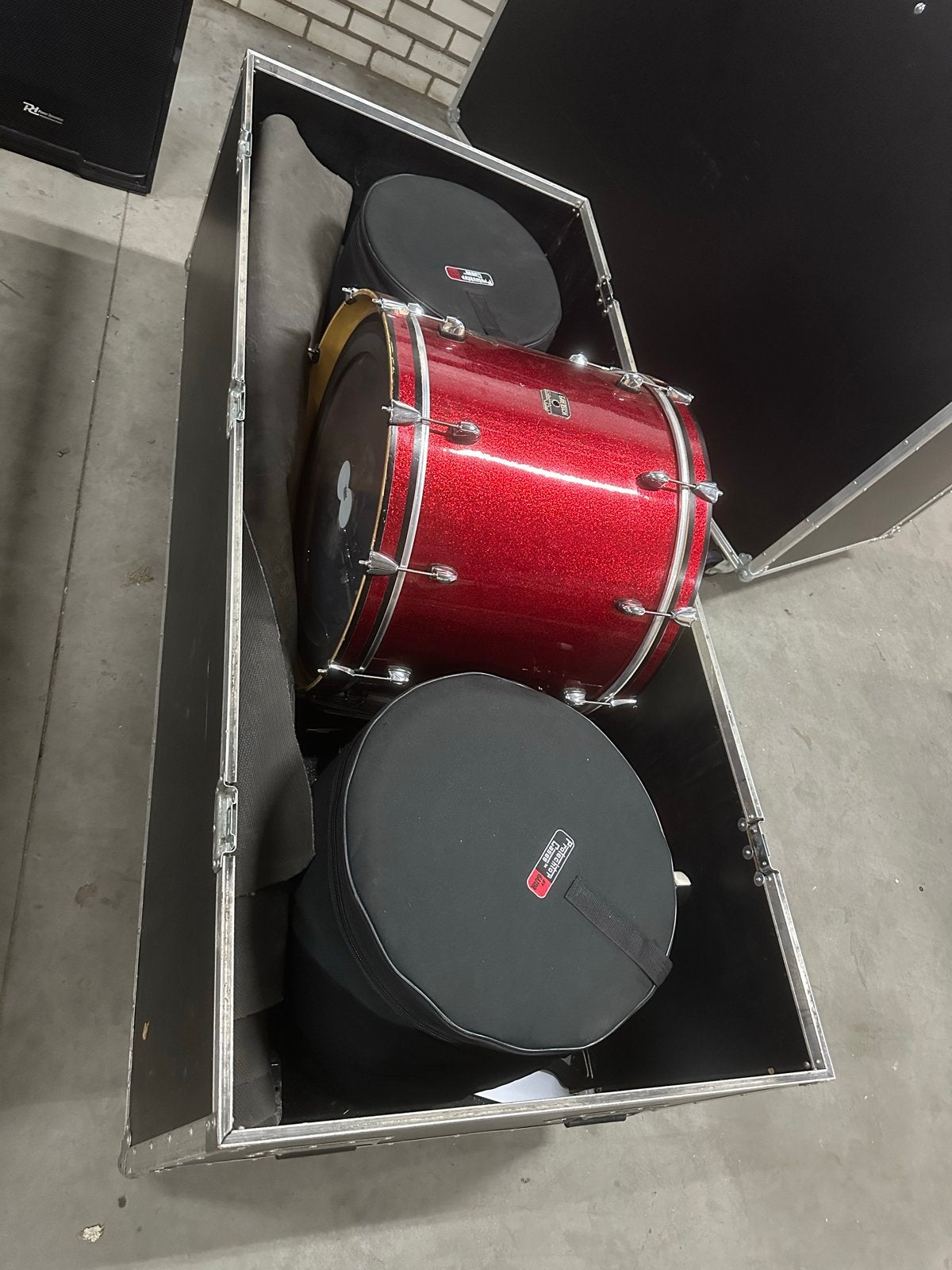 Flightcase / drumriser voor drumstel, Ophalen, Gebruikt, Overige merken