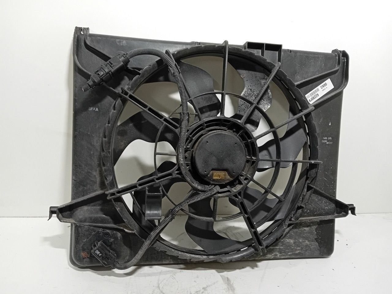 Koelventilatormotor Kia Magentis, Onderdelen@venauto.nl, Van der Ven Autorecycling B.V., Ettenseweg 76, 4706 PB Roosendaal, The Netherlands