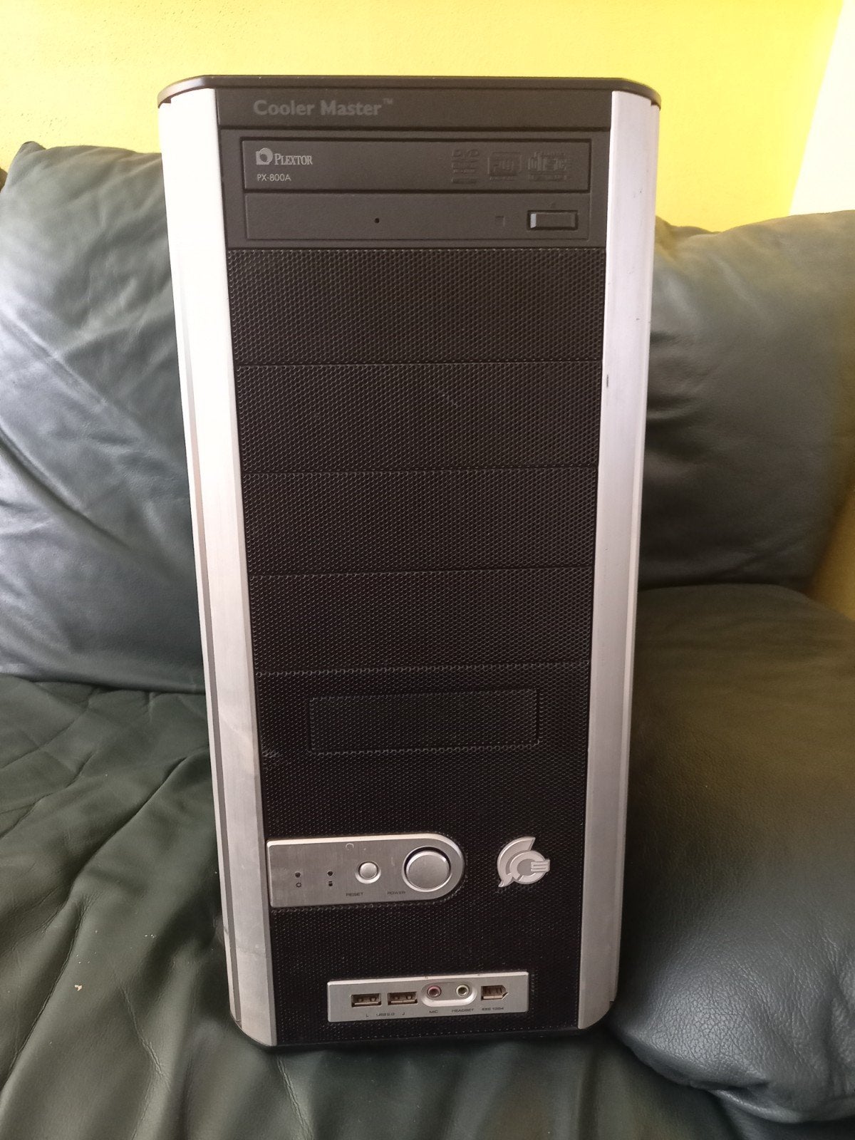te koop 3x pc's zonder harde schijf lees advertentie goed., Ophalen, Gebruikt