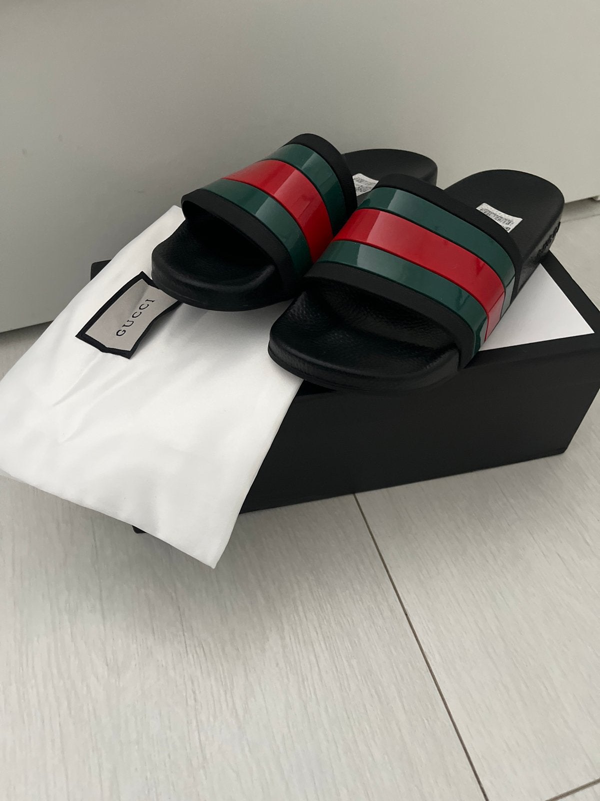 Gucci Slippers Maat 40 (valt kleiner), Verzenden, Zo goed als nieuw, Zwart, Slippers