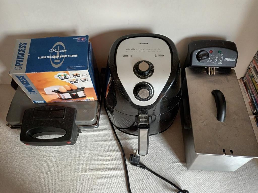 Airfryer, frituurpan, tosti-ijzer en eierkoker, Witgoed en Apparatuur, Airfryers, Gebruikt, Airfryer, 1000 t/m 1499 gram, Ophalen
