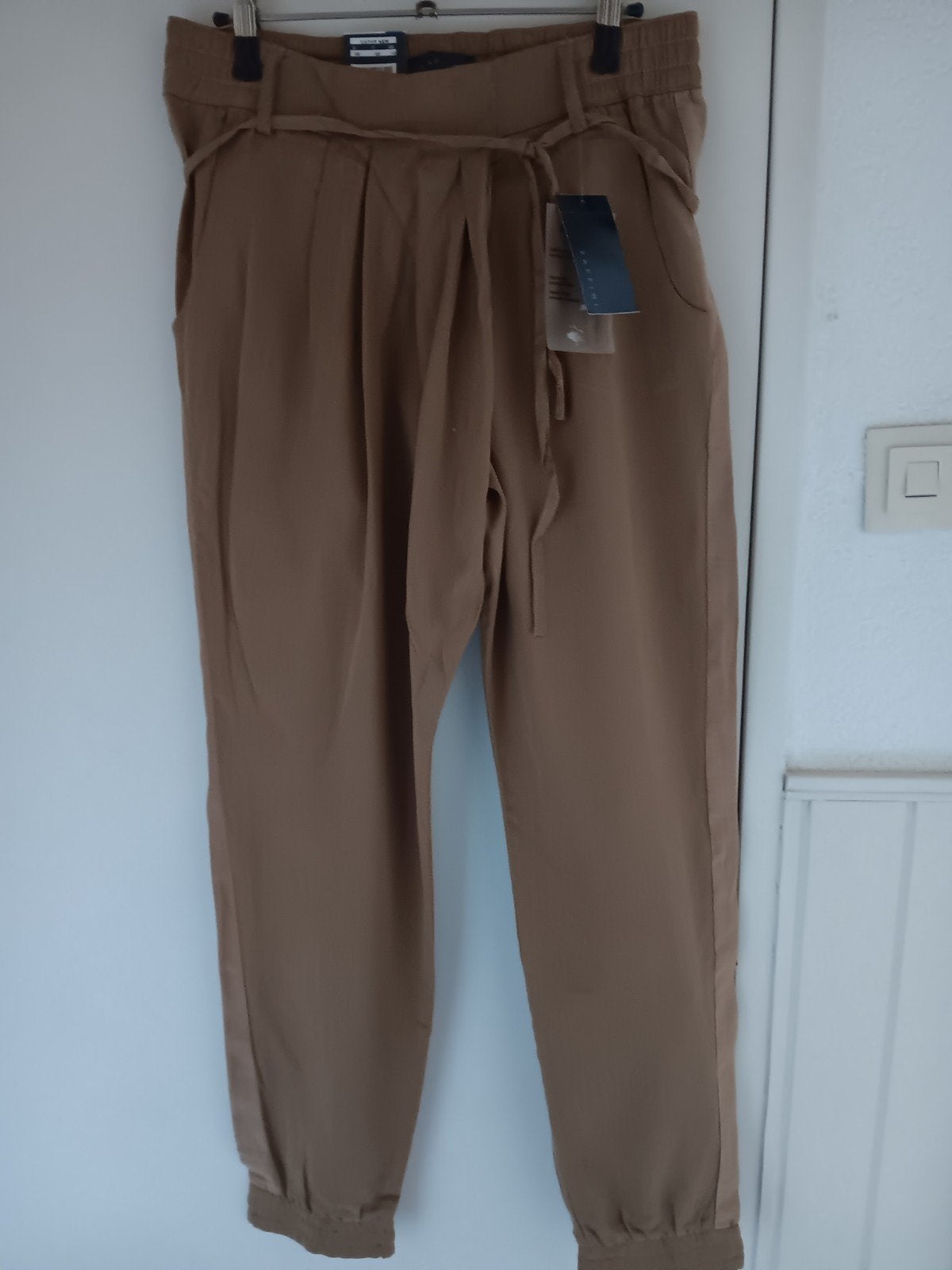 Nieuwe broek mt: 36, Kleding | Dames, Overige kleuren, Nieuw, Ophalen of Verzenden, Maat 36 (S)