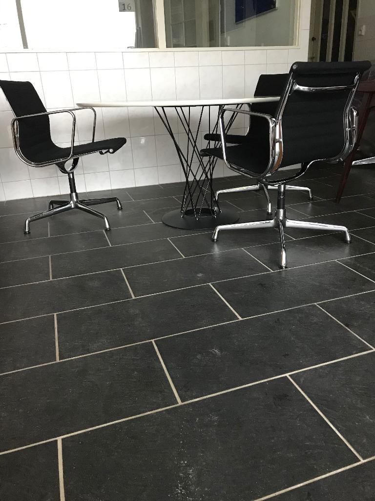 Set 3 Vitra EA107 EA 107 stoelen chroom Vintage, Huis en Inrichting, Stoelen, Ophalen, Gebruikt, Zwart, Nvt