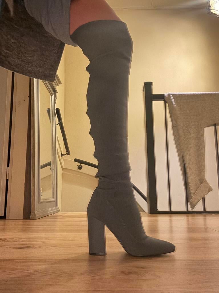 Overknee laars mt 38, Kleding | Dames, Schoenen, Ophalen of Verzenden, Zo goed als nieuw, Grijs, Hoge laarzen