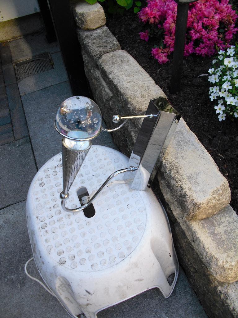 TE KOOP WANDLAMP MET GLAZEN UITSTRALINGS BOL, Ophalen of Verzenden, Zo goed als nieuw