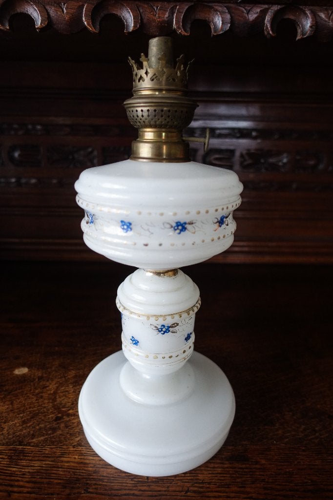 mooie grote opaline olielamp met blauwe vergeet mij nietjes, Antiek en Kunst, Ophalen