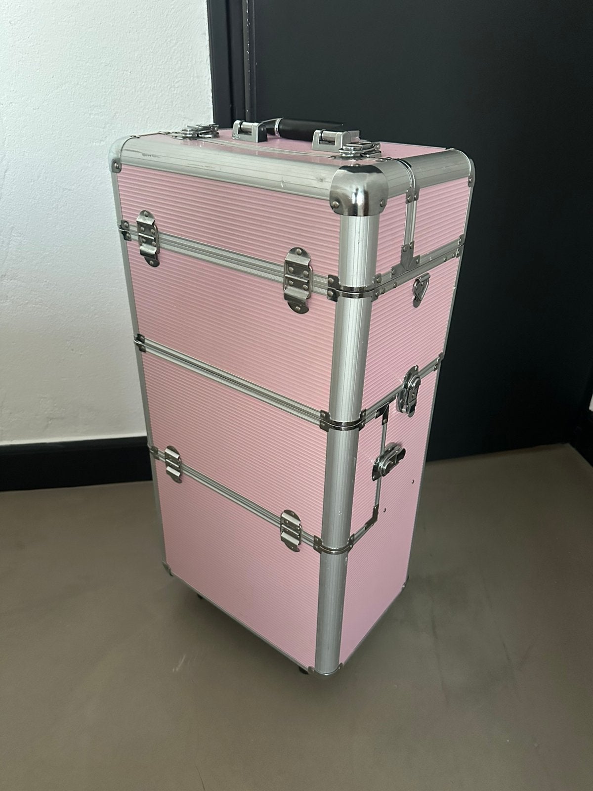 Visagie koffer hoog, Sieraden, Tassen en Uiterlijk, Beautycases, Ophalen, Gebruikt, Roze, Hardcase