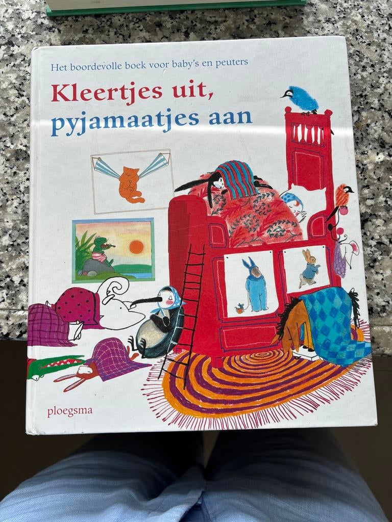 Kleertjes uit, pyjamaatjes aan - Het boordevolle boek, Ophalen of Verzenden, Zo goed als nieuw, 1 tot 2 jaar