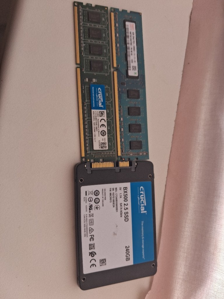 2x4 gigabyte en 240 gigabyte, Computers en Software, Videokaarten, Ophalen of Verzenden, Gebruikt, GDDR3
