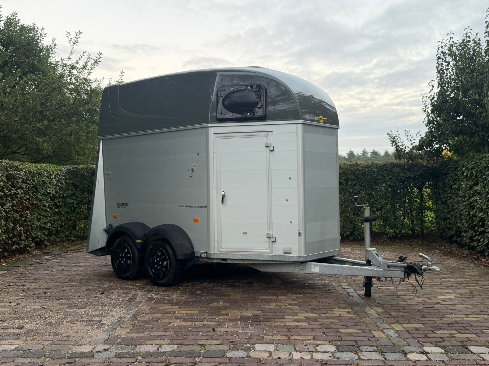 Prachtig mooie humbaur equitos vol aluminium met zadelkamer