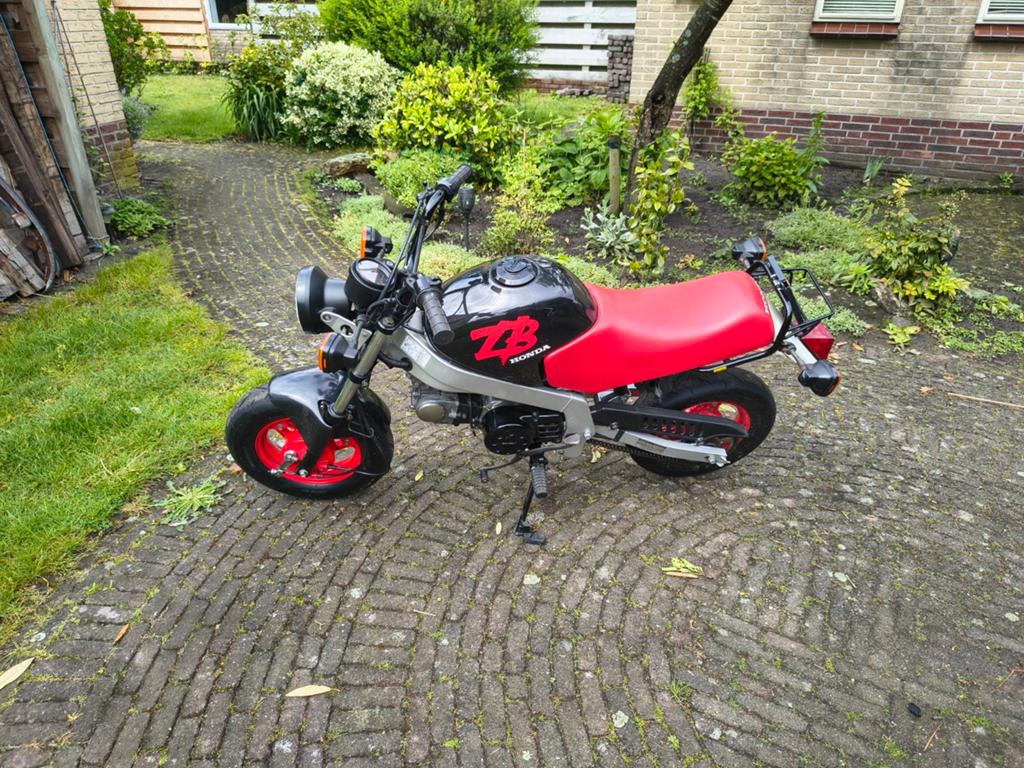 Honda ZB50 - Oude restauratie, Fietsen en Brommers, Ophalen, Overige modellen, Maximaal 45 km/u, Zo goed als nieuw