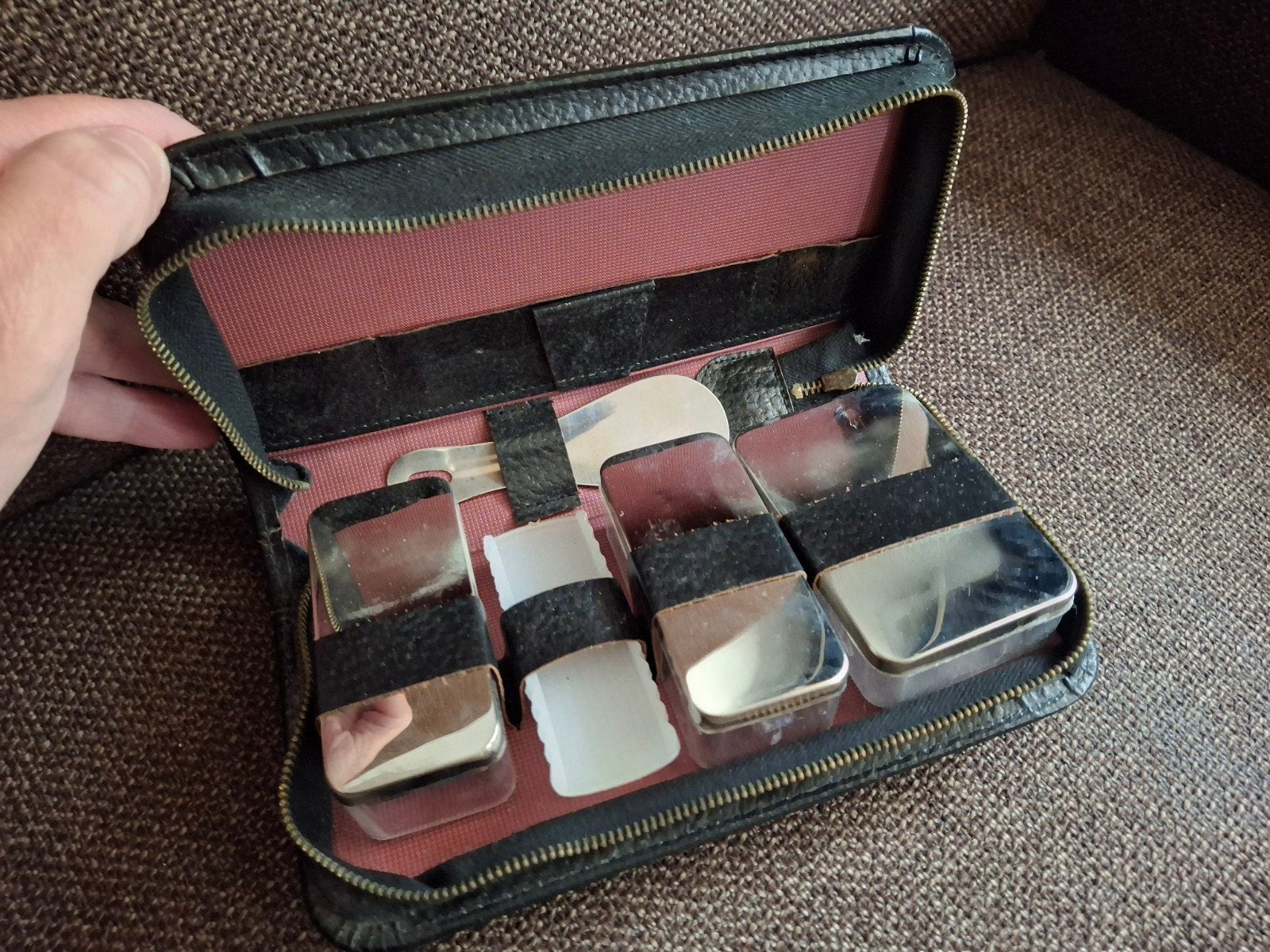 Reisset zwart leder vintage potjes,borstel schoenlepel, Ophalen of Verzenden, Huis en Inrichting