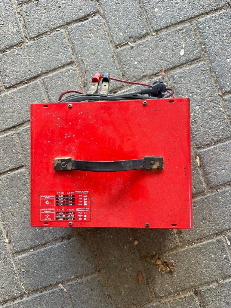 Acculader (zwaar model), Ophalen of Verzenden, Gebruikt