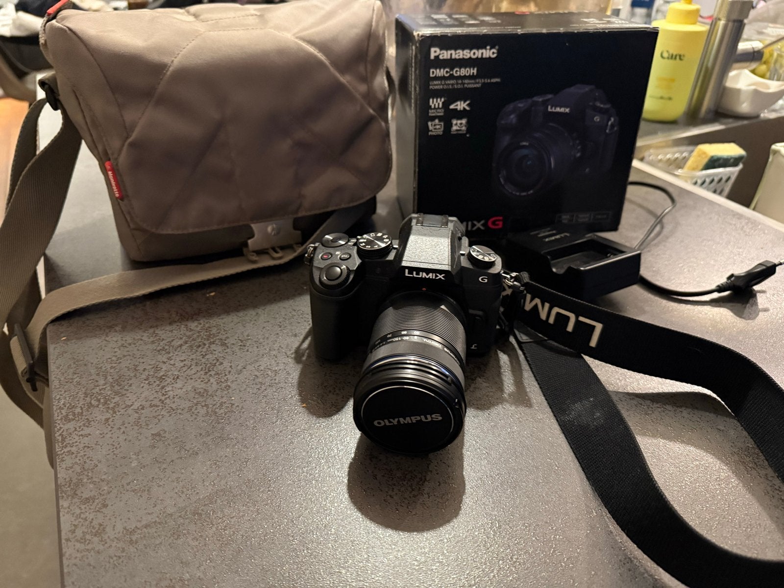Panasonic LumixDMC-G80 met Olympus 40-150mm lens 2320 clicks, Panasonic, Beeldstabilisatie, Ophalen of Verzenden, Zo goed als nieuw