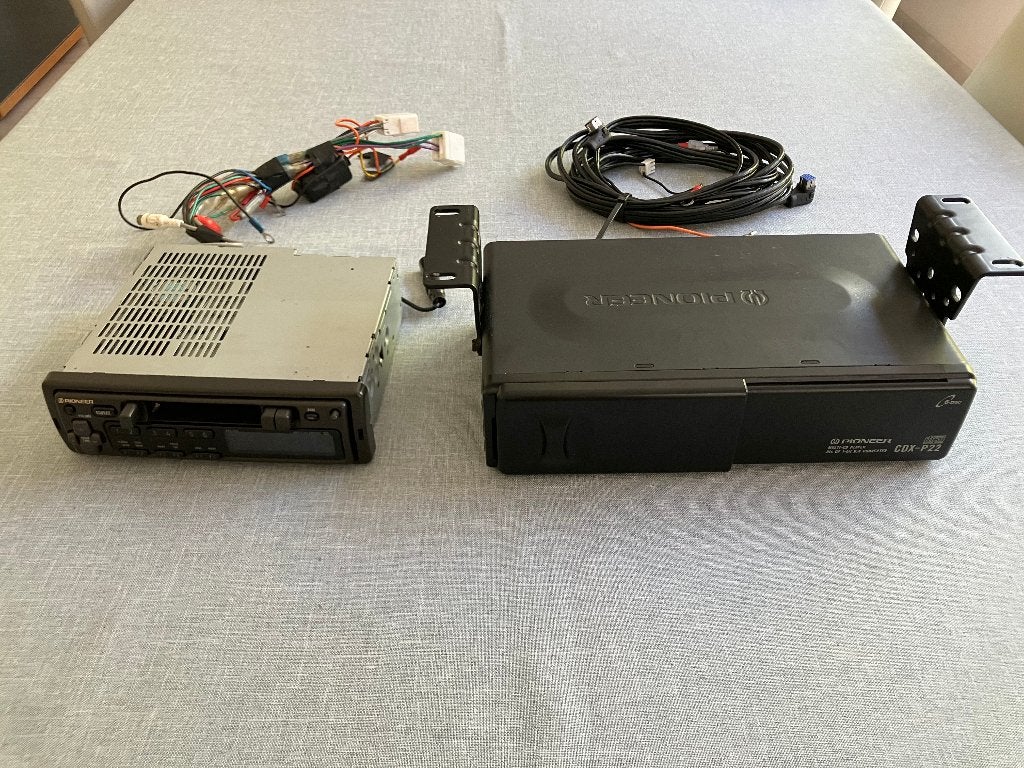 Pioneer CDX-P22 6-CD-Wisselaar en KEH-P20 Radio Cassettedeck, Ophalen of Verzenden, Gebruikt