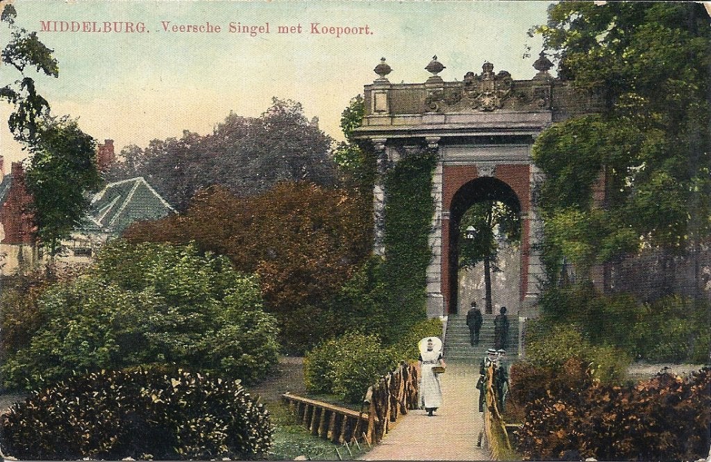 Middelburg Koepoort met Boerin e.a mensen 1916, Verzenden, Voor 1920, Gelopen, Zeeland
