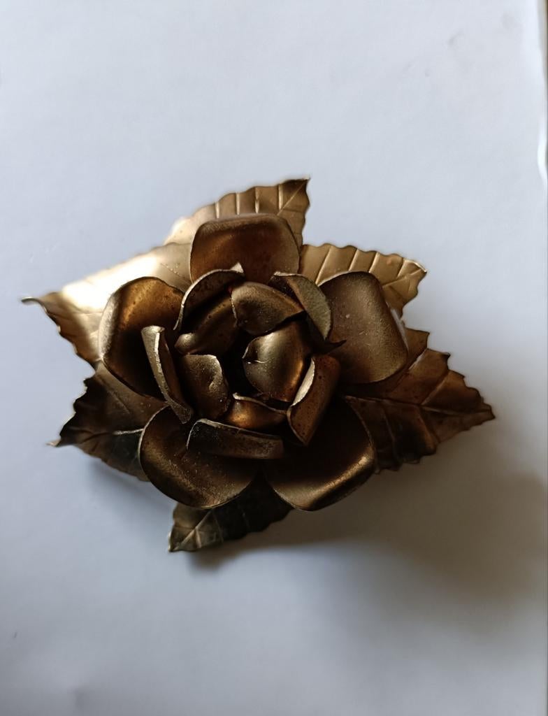 Vintage Jaren '60 Rose Broche Goudkleurig Elegante Speld, Overige materialen, 4 tot 7 cm, Gebruikt, Ophalen of Verzenden
