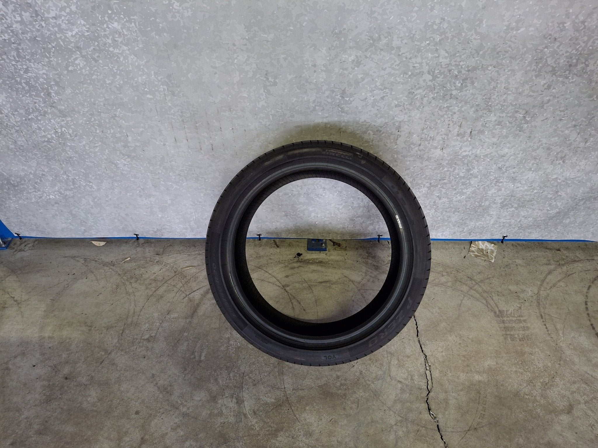 Losse zomerband - Pirelli - 245 40 20, Band(en)