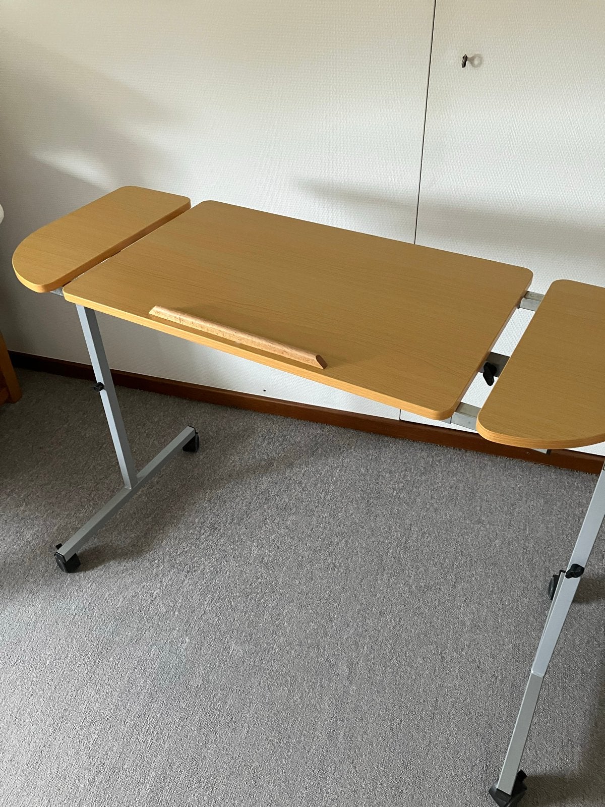 Verrijdbaar Kantelbaar Bedtafel / Laptoptafel, Ophalen, Overige typen, Metaal, In hoogte verstelbaar