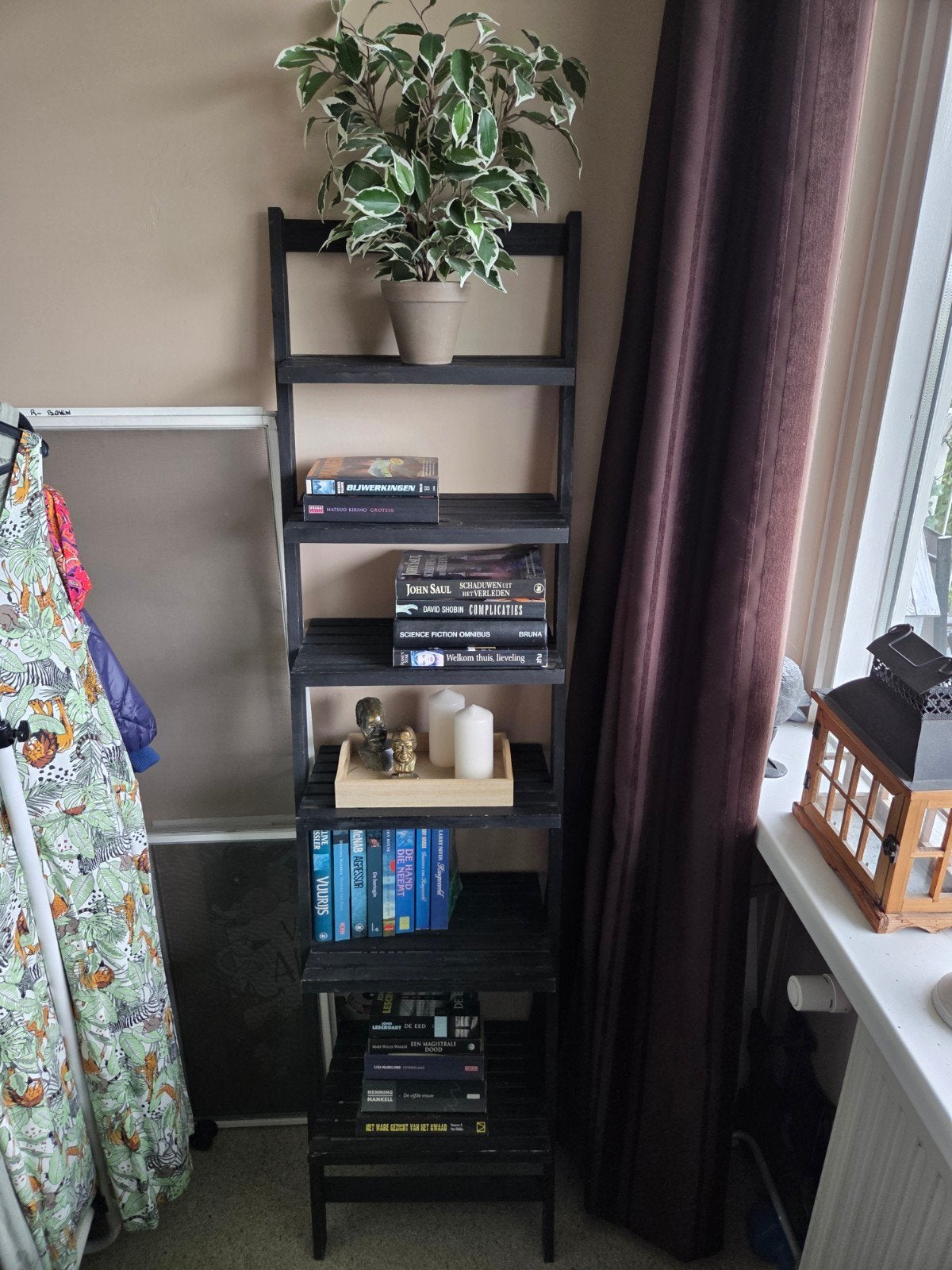 Leuke zwart houten boekenplank/ladderrek met 6 planken, Huis en Inrichting, Ophalen, Met plank(en), Minder dan 50 cm, Gebruikt