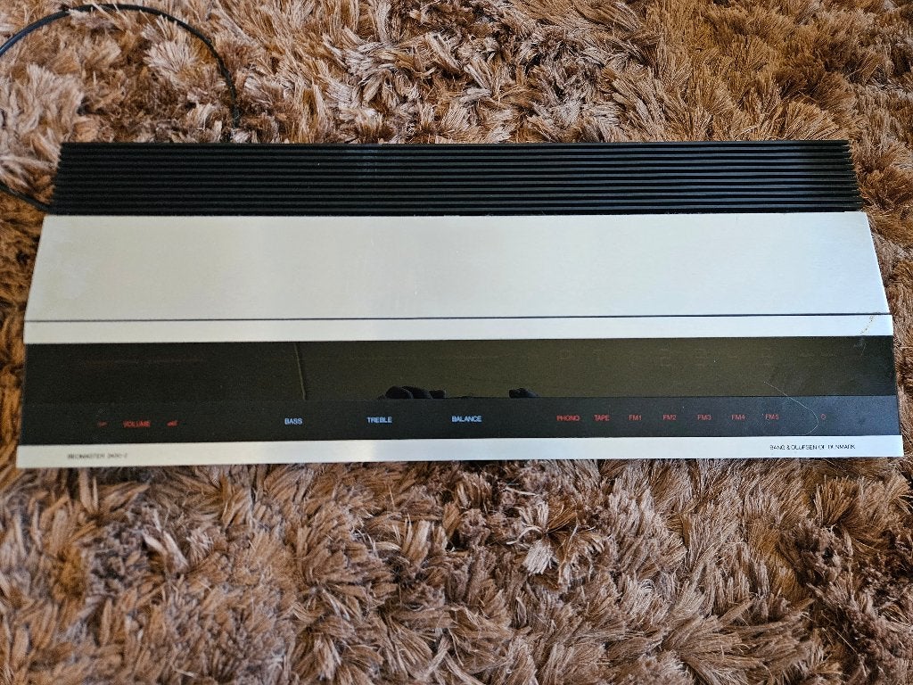 Bang & olufsen of Denmark, Beomaster 2300 en Beomaster 2400