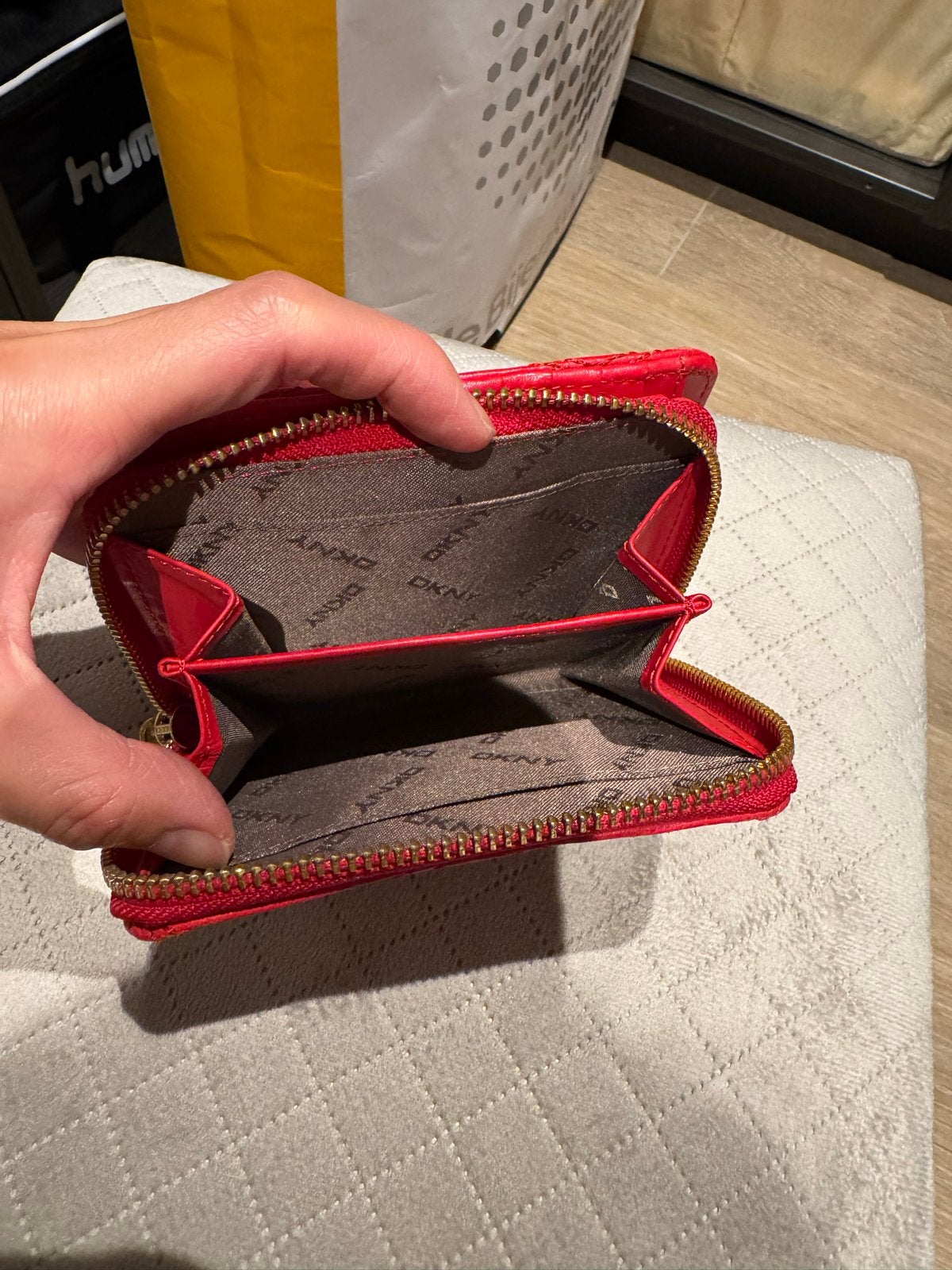 DKNY Rode Portemonnee - Zo goed als nieuw, Ophalen of Verzenden, Zo goed als nieuw, Rood, Overige merken