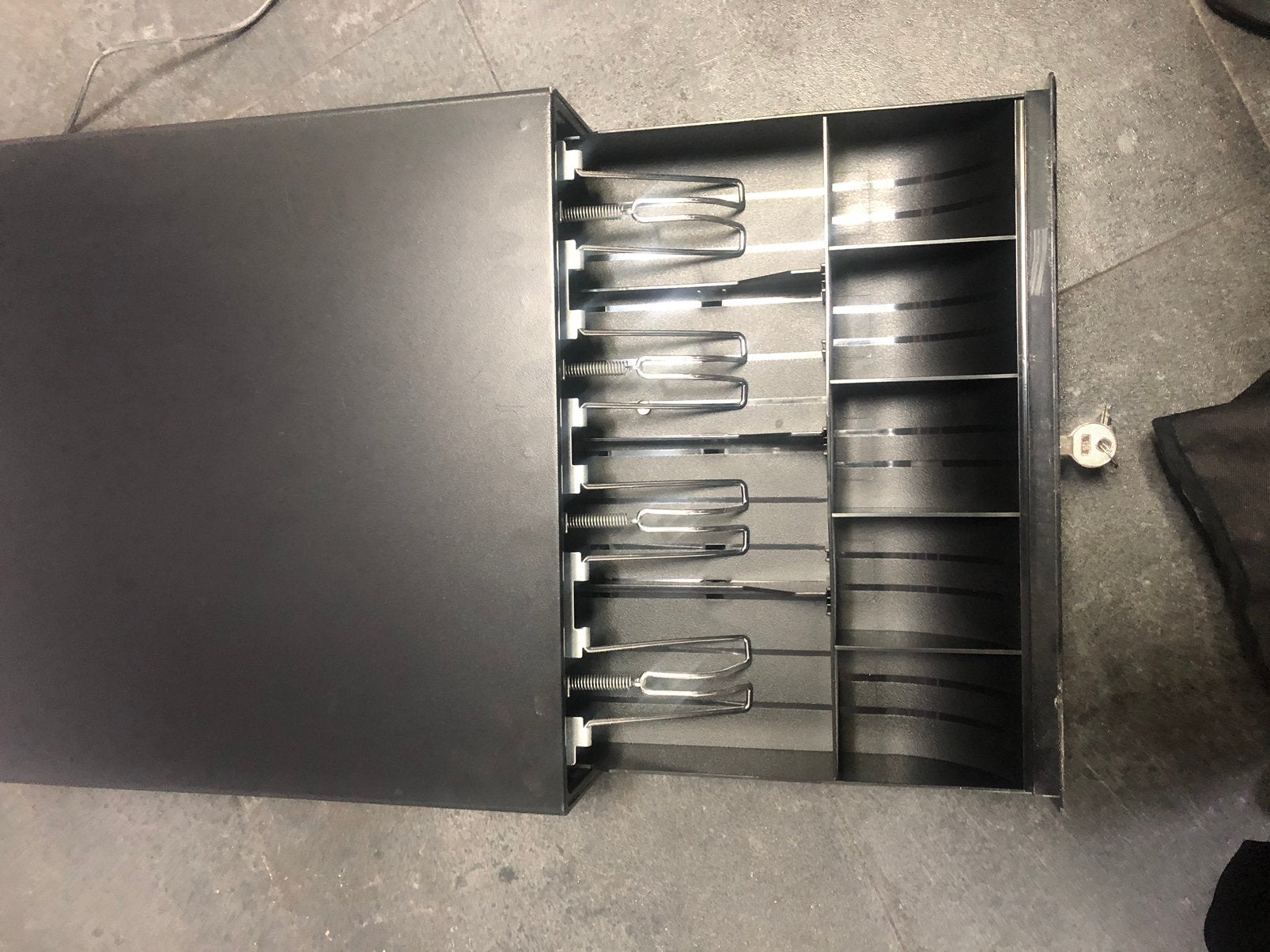 metal cash drawer, Ophalen, Zo goed als nieuw, 50 tot 100 cm, Minder dan 100 cm