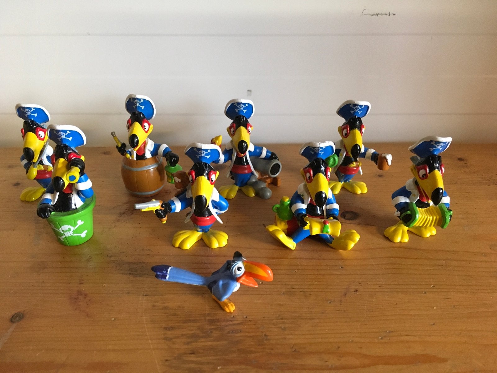 9 Toekans van de Valk motels/hotels, 7 cm hoog, Gebruikt, P, P, Ophalen of Verzenden