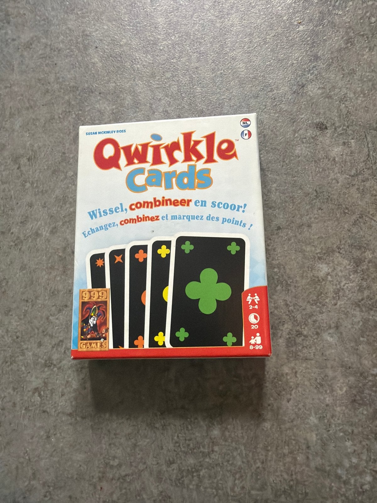 Qwirkle Cards - Wissel, combineer en scoor!, Drie of vier spelers, Ophalen of Verzenden, Zo goed als nieuw
