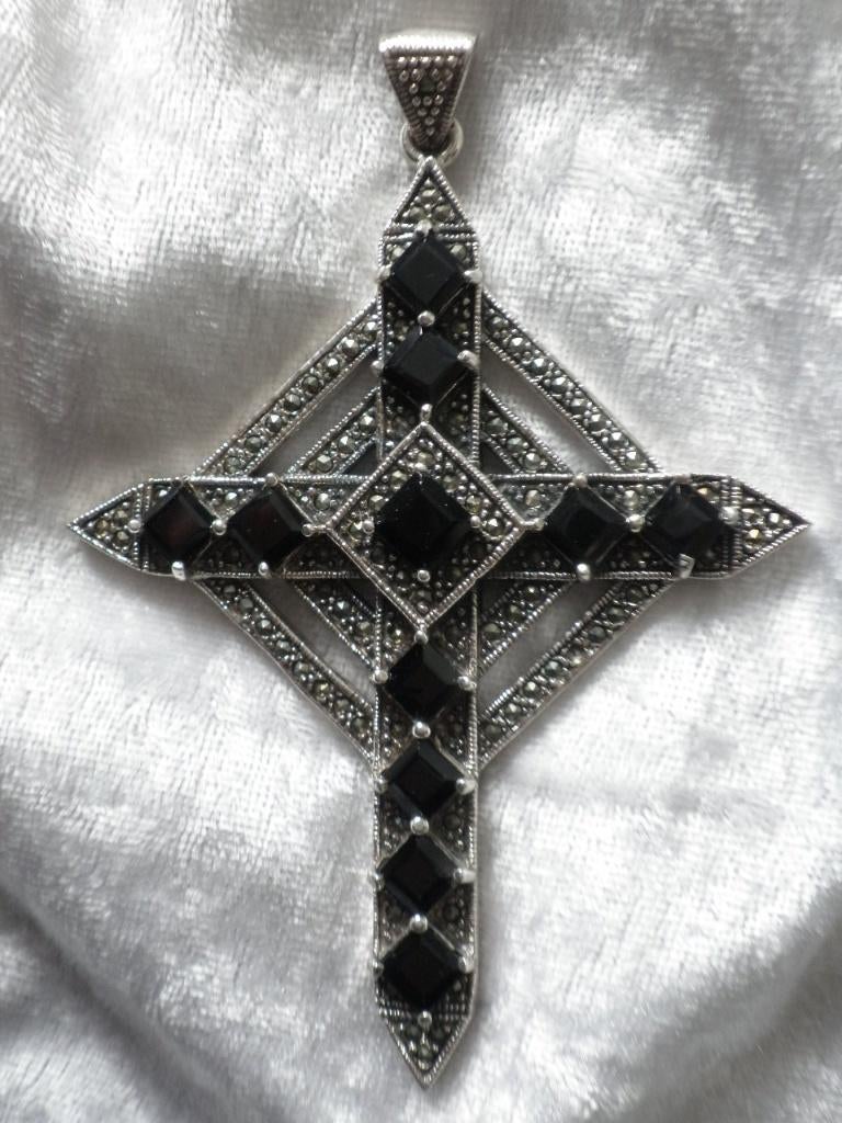 Prachtig Super Groot Zilveren Art Deco Kruis met Zwarte Git, Verzenden, Zilver, Hanger, Met edelsteen