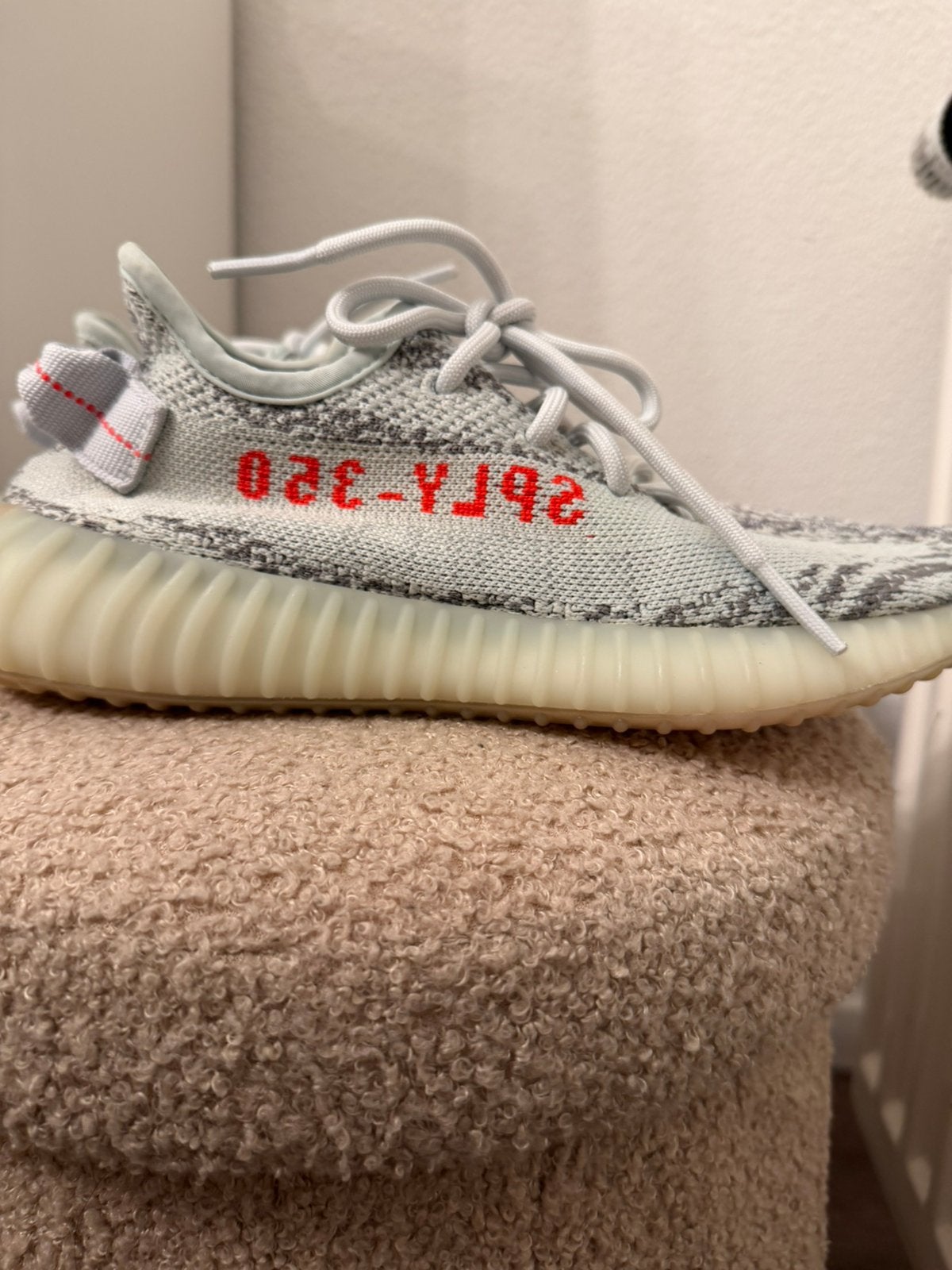 adidas Yeezy Boost 350 V2 Blue Tint – maat 38 2/3, Ophalen of Verzenden, Gedragen, Blauw, Sneakers of Gympen