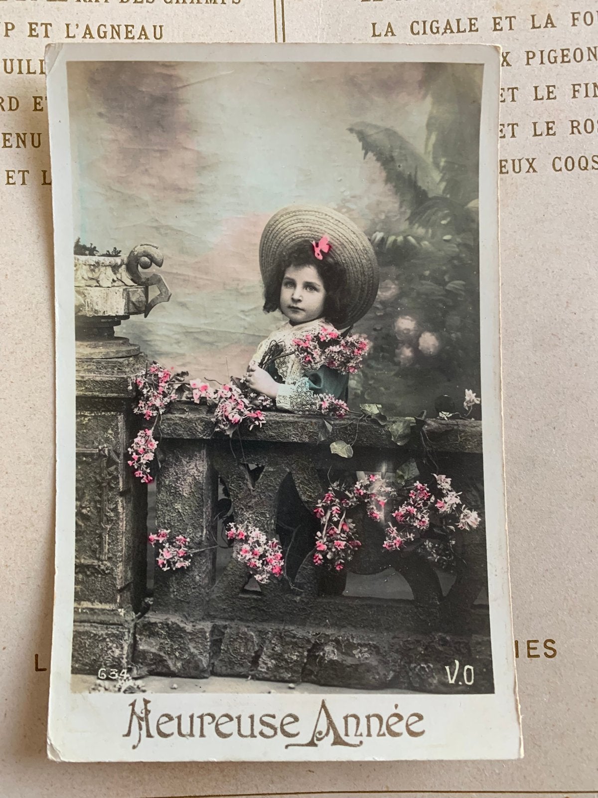 Heureuse Année - meisje met rieten hoed (GO), Ophalen of Verzenden, Voor 1920, Gelopen, Feest(dag)