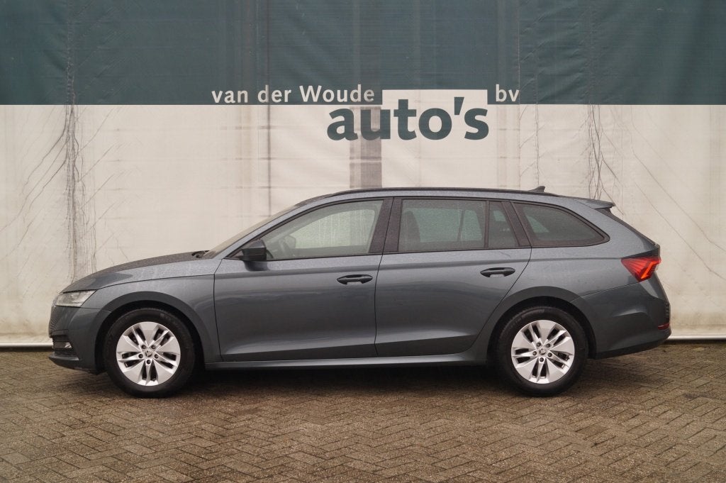 Skoda Octavia Combi 1.0 TSI 110pk DSG Business Edition -PANO, Auto's, Skoda, Stof, Gebruikt, Euro 6, Automatische klimaatregeling
