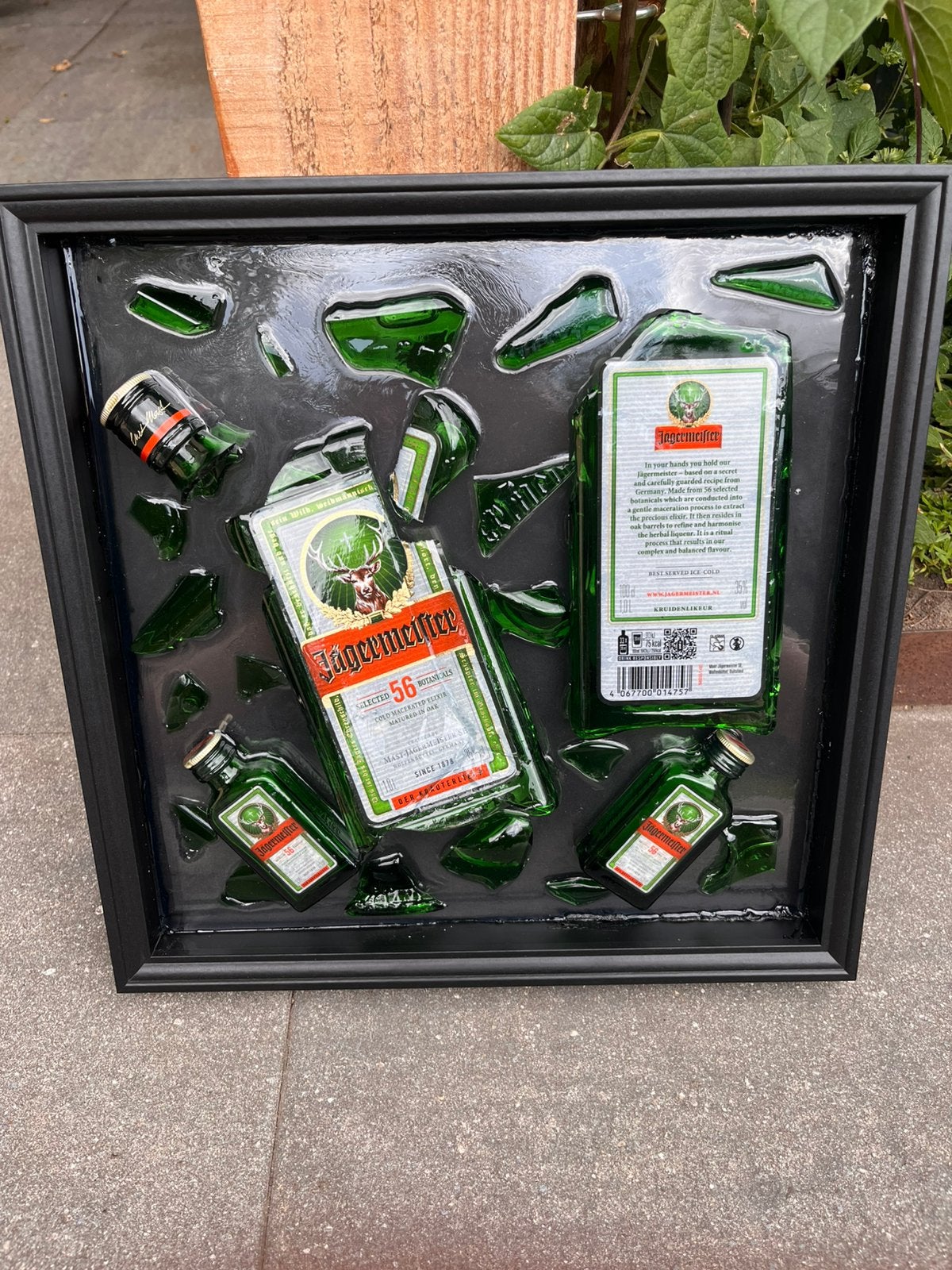 Unieke Jägermeister kunst in epoxy - Gebroken fles design, Antiek en Kunst, Glas, Ophalen of Verzenden, Groen, Handgemaakt