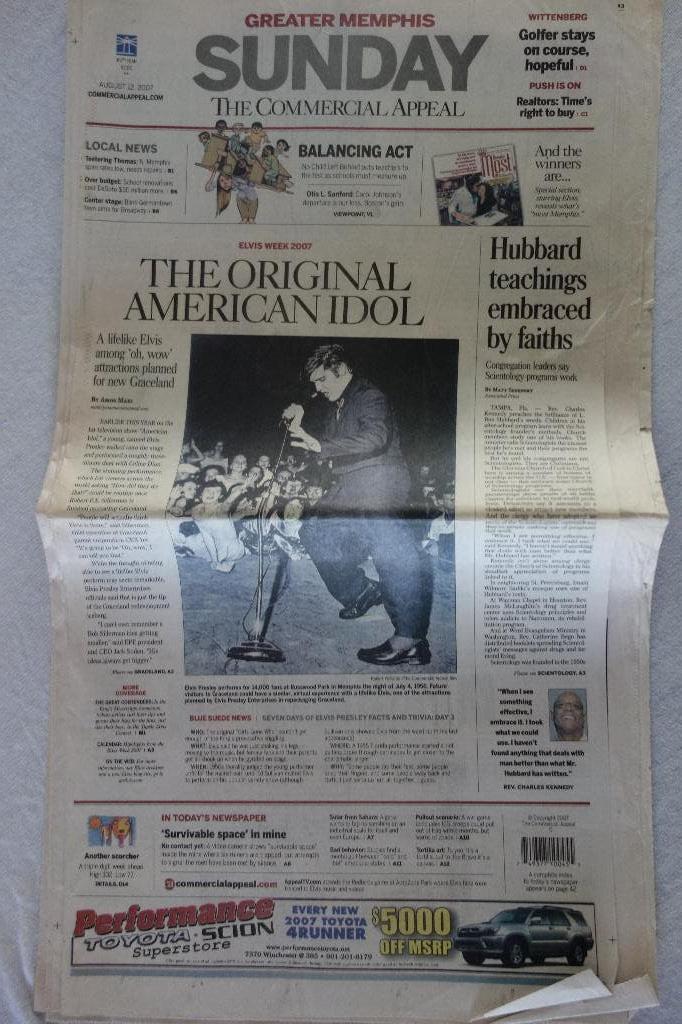 Krant Sunday Memphis, Elvis Presley 30 jaar overleden, Verzamelen, Ophalen of Verzenden, Gebruikt, Boek, Tijdschrift of Artikel