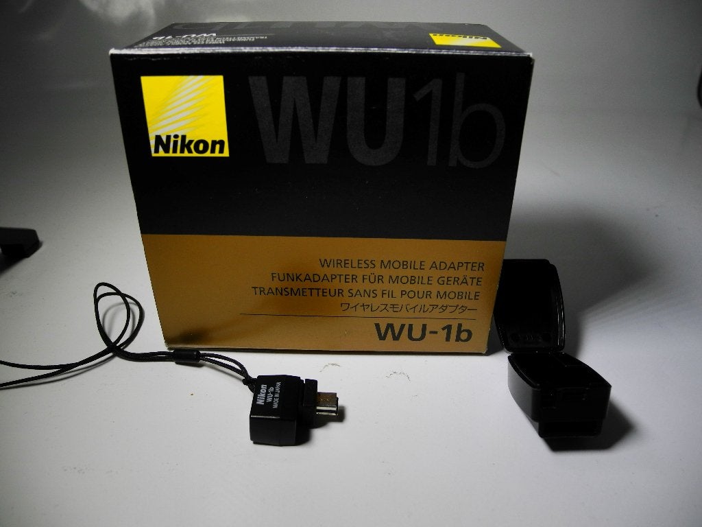 Nikon WU-1B wifi adapter., Spiegelreflex, Ophalen of Verzenden, Zo goed als nieuw, WiFi