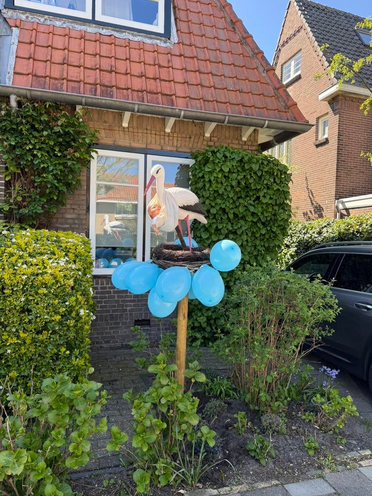 Ooievaar op paal met nest inclusief babypop voor geboorte, Ophalen, Gebruikt