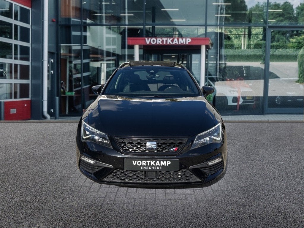 Seat LEON 2.0 TSI CUPRA 300 4DRIVE PANO-DAK/LEDER/BREMBO/BEA, Gebruikt, 4 cilinders, Leon, 1445 kg