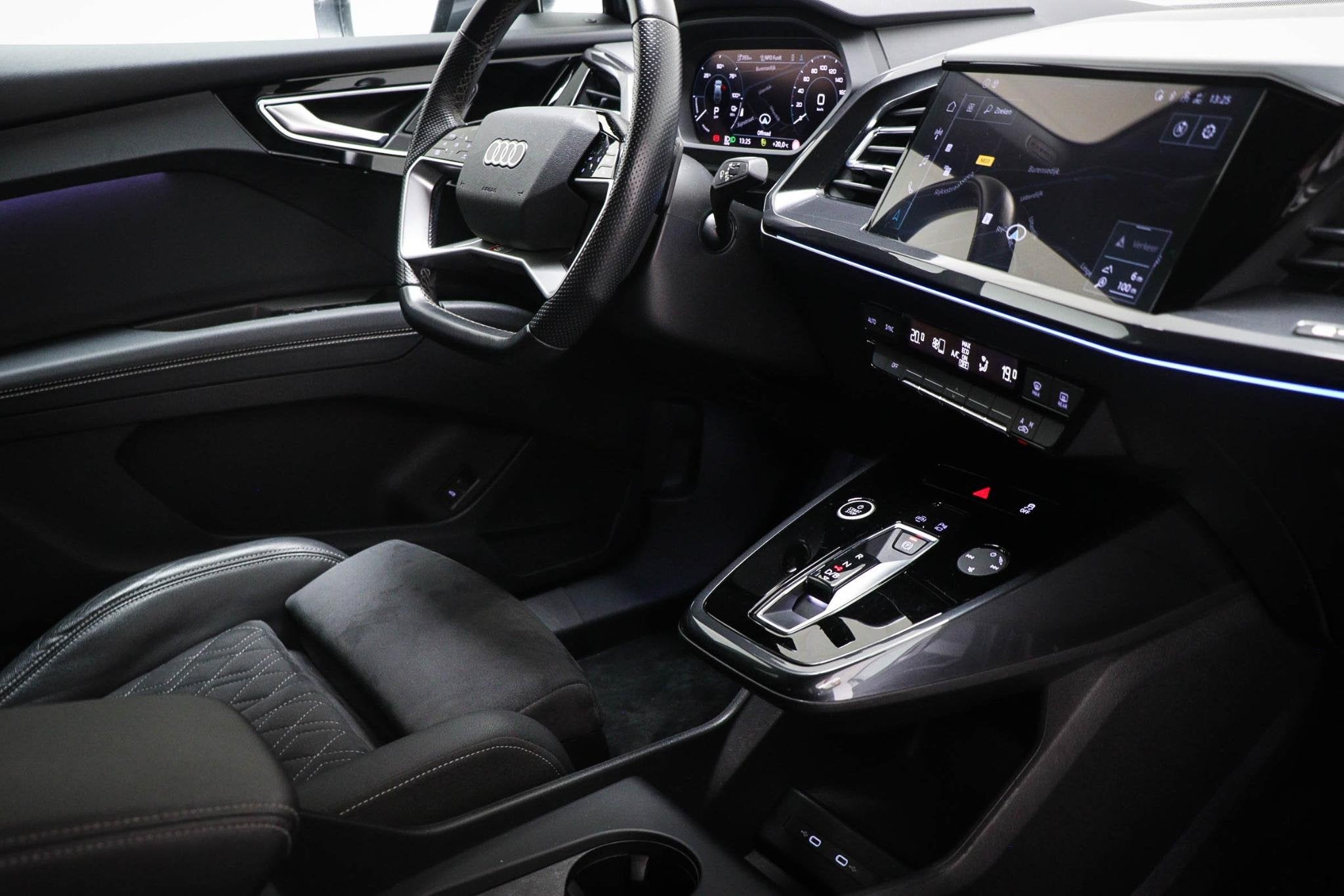 Audi Q4 e-tron 40 Edition 77 kWh | MATRIX LED | HEAD UP | NA, Auto's, Automaat, Gebruikt, Met garantie (alle), 511 km