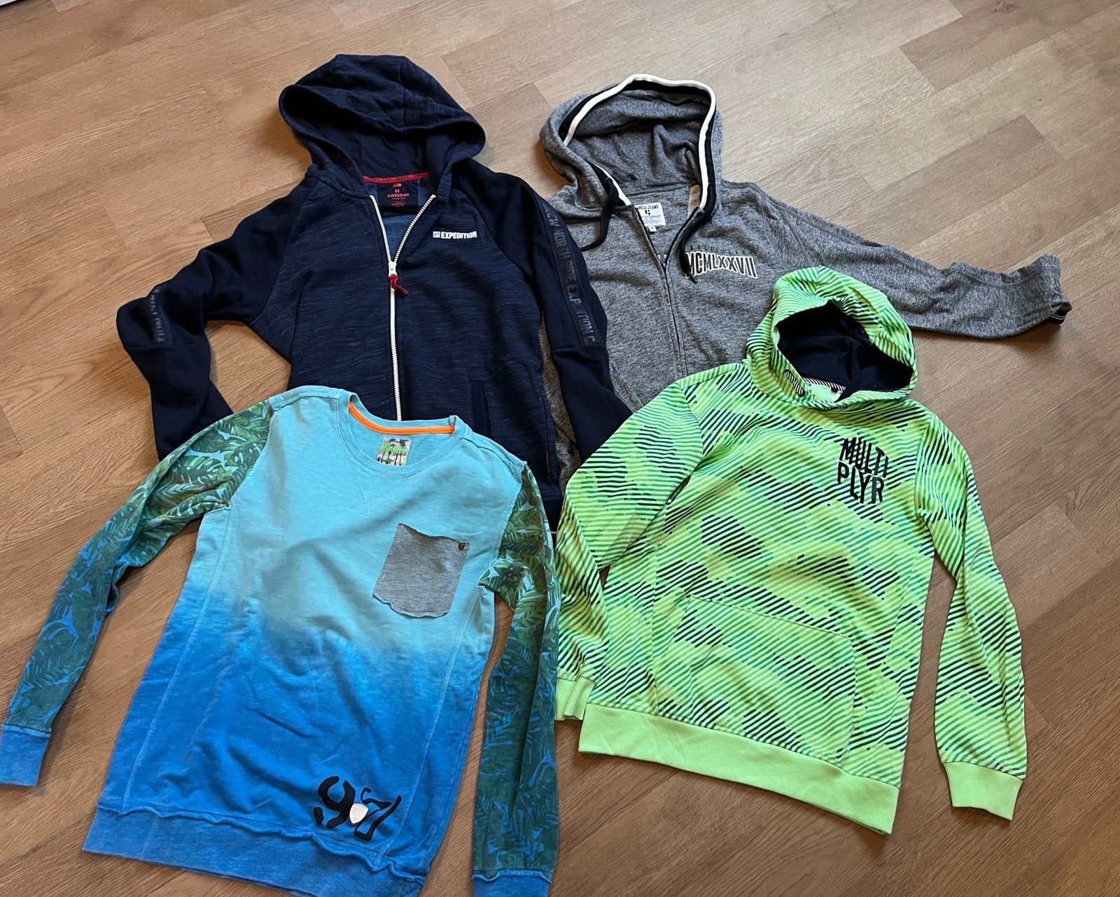 Set 4x Hoodie Garcia en We en Vingino sweater valt 164-188, Kinderen en Baby's, Ophalen of Verzenden, Zo goed als nieuw, Jongen