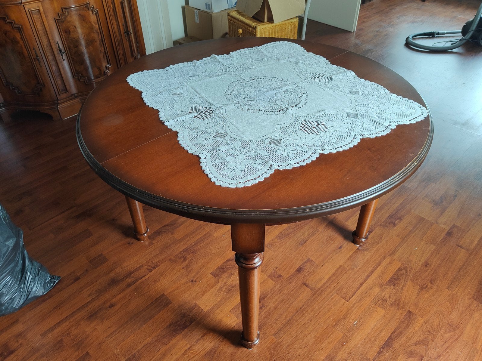 Ronde Eettafel van hout uitschuifbaar - klassiek design, Huis en Inrichting, Tafels | Eettafels, Ophalen, Gebruikt, Klassiek, Rond