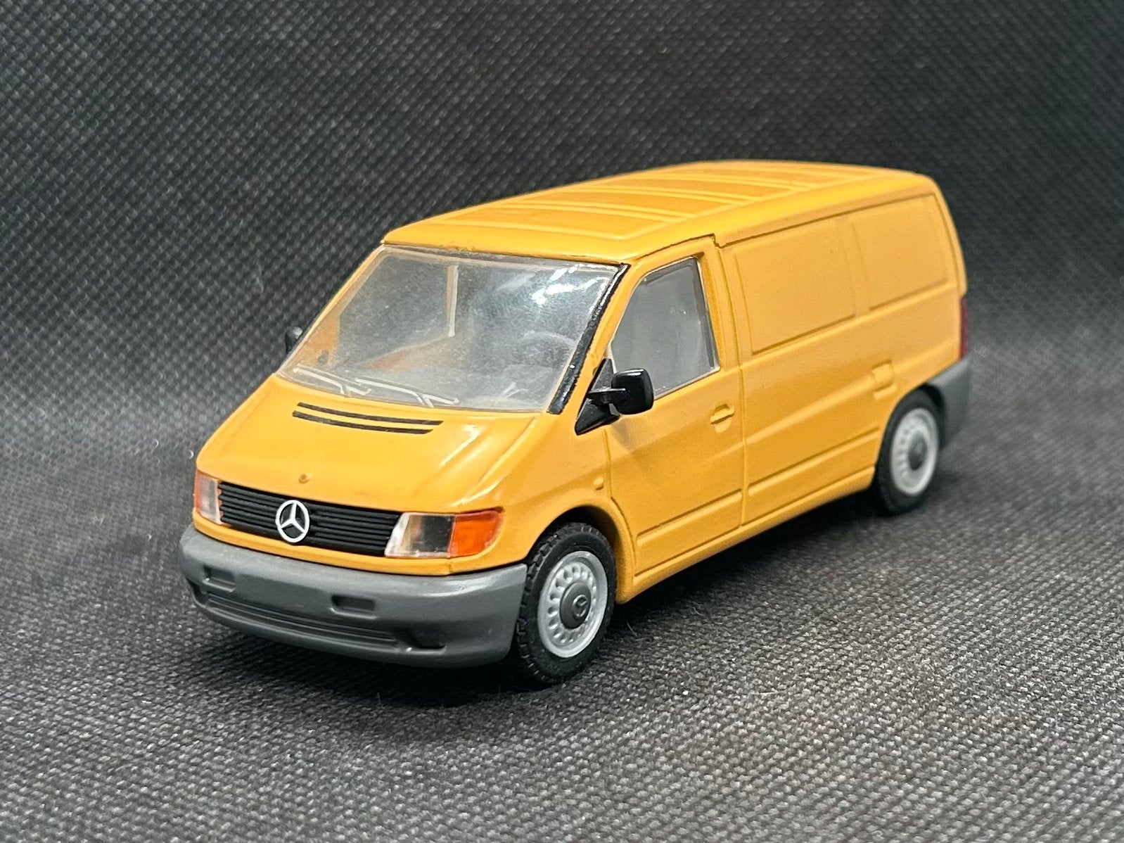 NZG Mercedes Benz Vito 1:43, Verzenden, Zo goed als nieuw, Auto, Overige merken