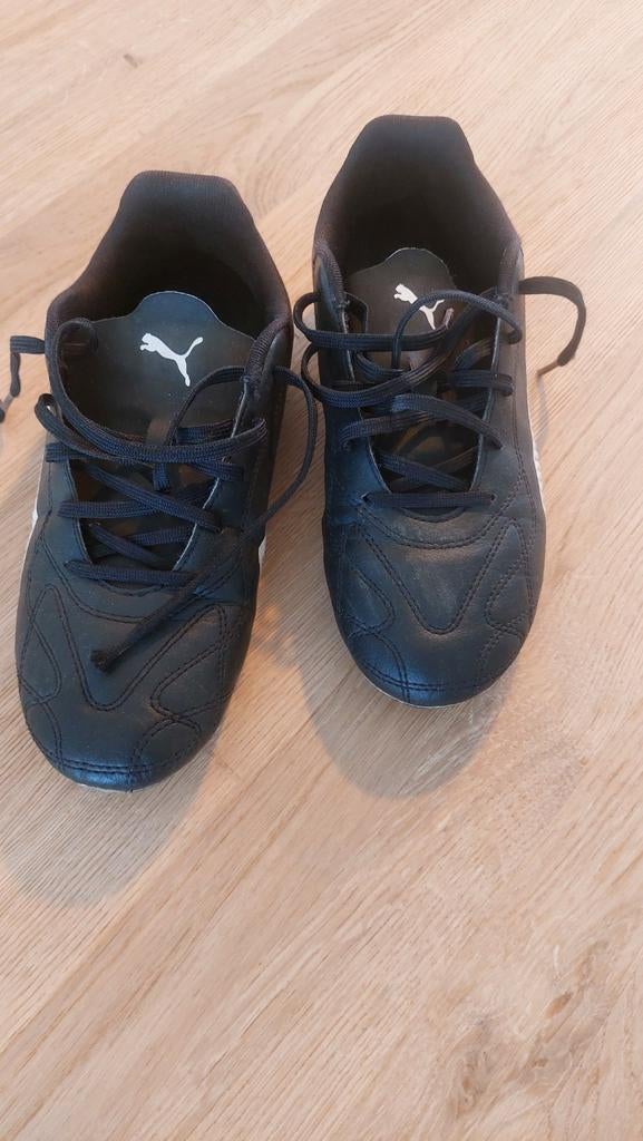 Voetbalschoenen puma maat 38,5, Ophalen, Schoenen