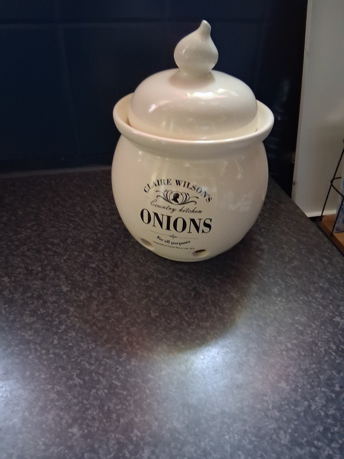 Claire Wilson's Country Kitchen Uienpot - Crème Keramiek, Huis en Inrichting, Zo goed als nieuw, Voorraadpot, Steen/keramiek, Overige merken