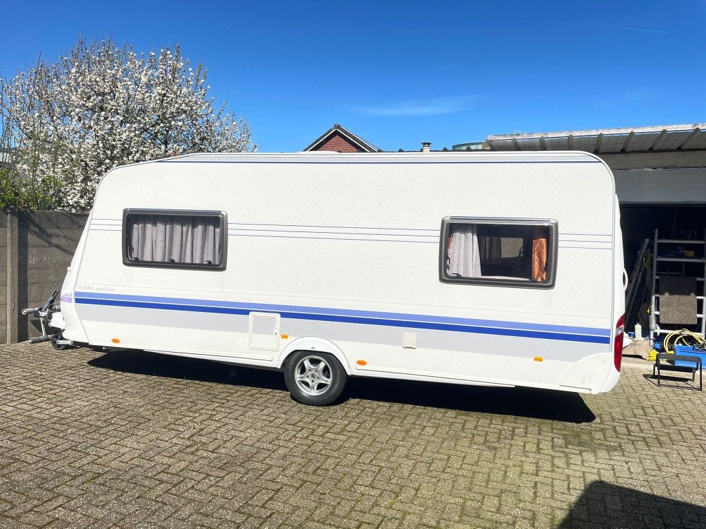 Nette HOBBY EXCELLENT 495 –BJ 2007. met 2. Enkele BEDDEN!, Caravans en Kamperen, Rondzit, Hobby, Particulier, 2 aparte bedden