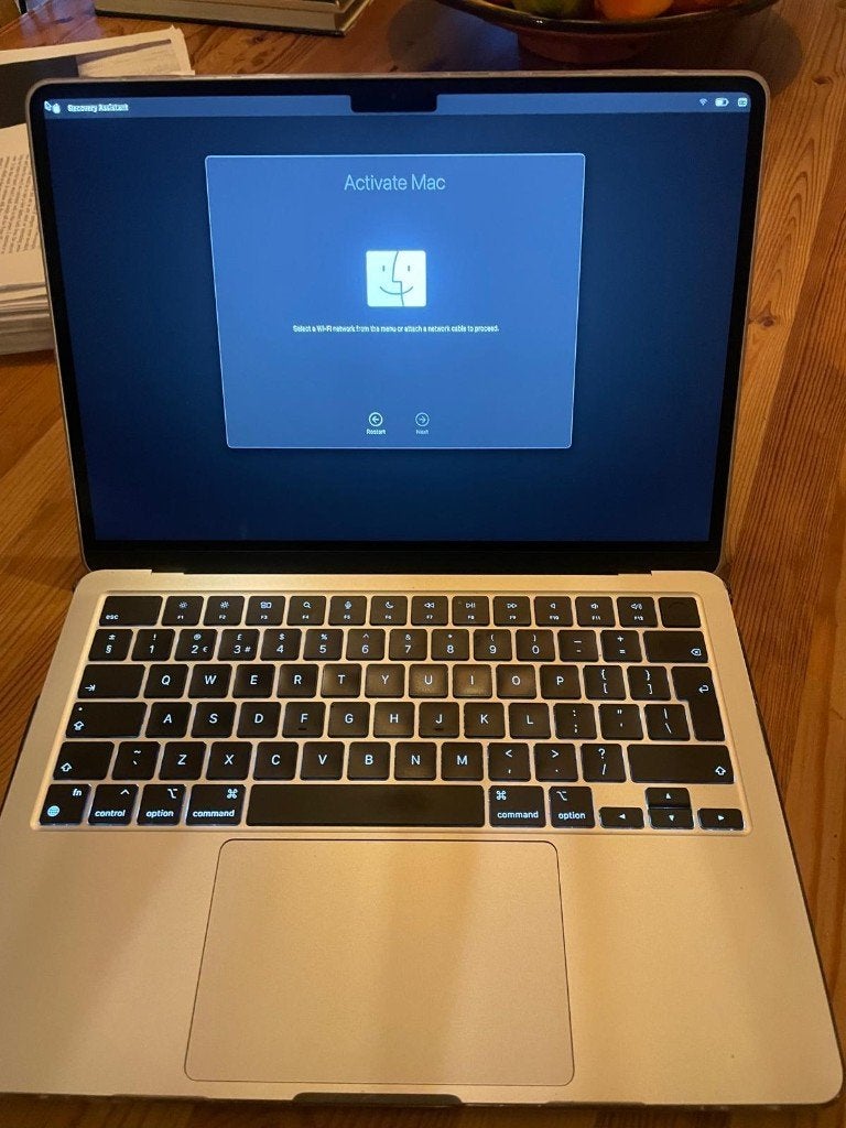 Apple Macbook 2024 (goed als nieuw), Qwerty, 13 inch, 512 GB, Ophalen of Verzenden