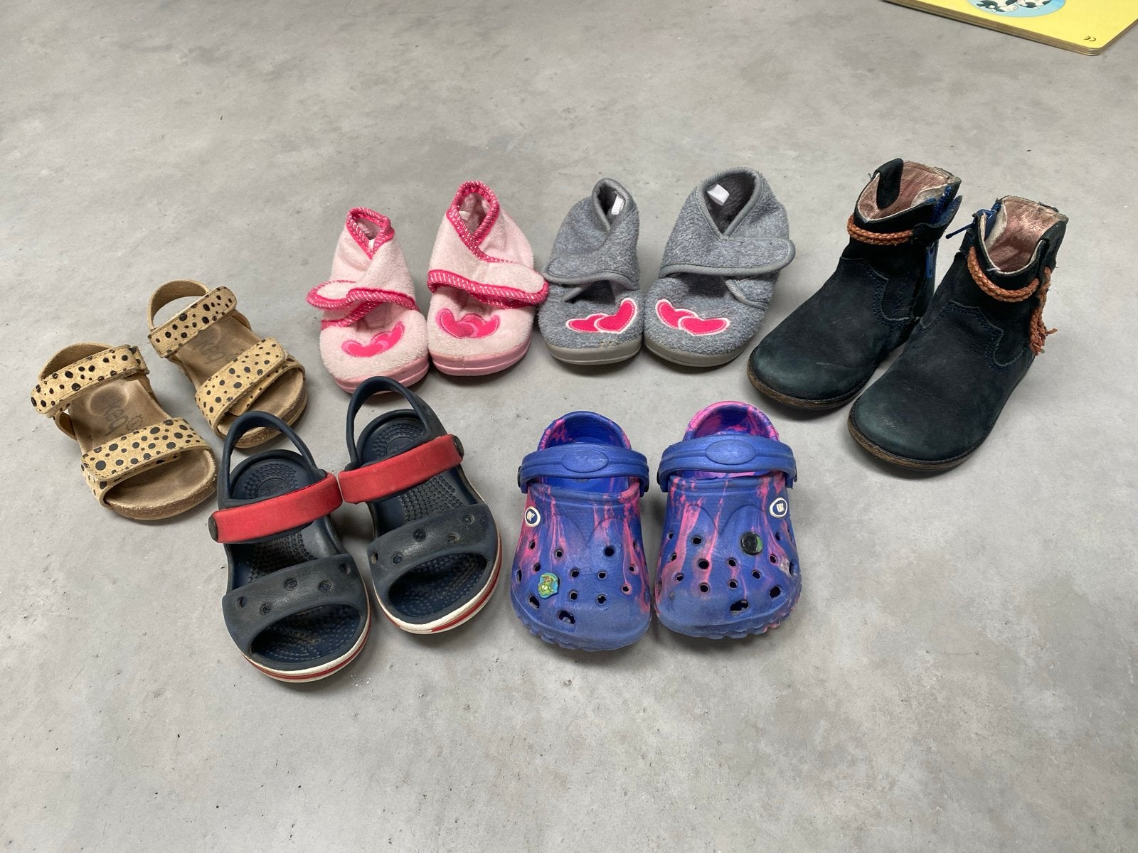 Kinderschoenen 21 en 22: sandalen, sloffen, laarzen, Crocs, Kinderen en Baby's, Ophalen, Gebruikt, Jongen of Meisje, Laarzen