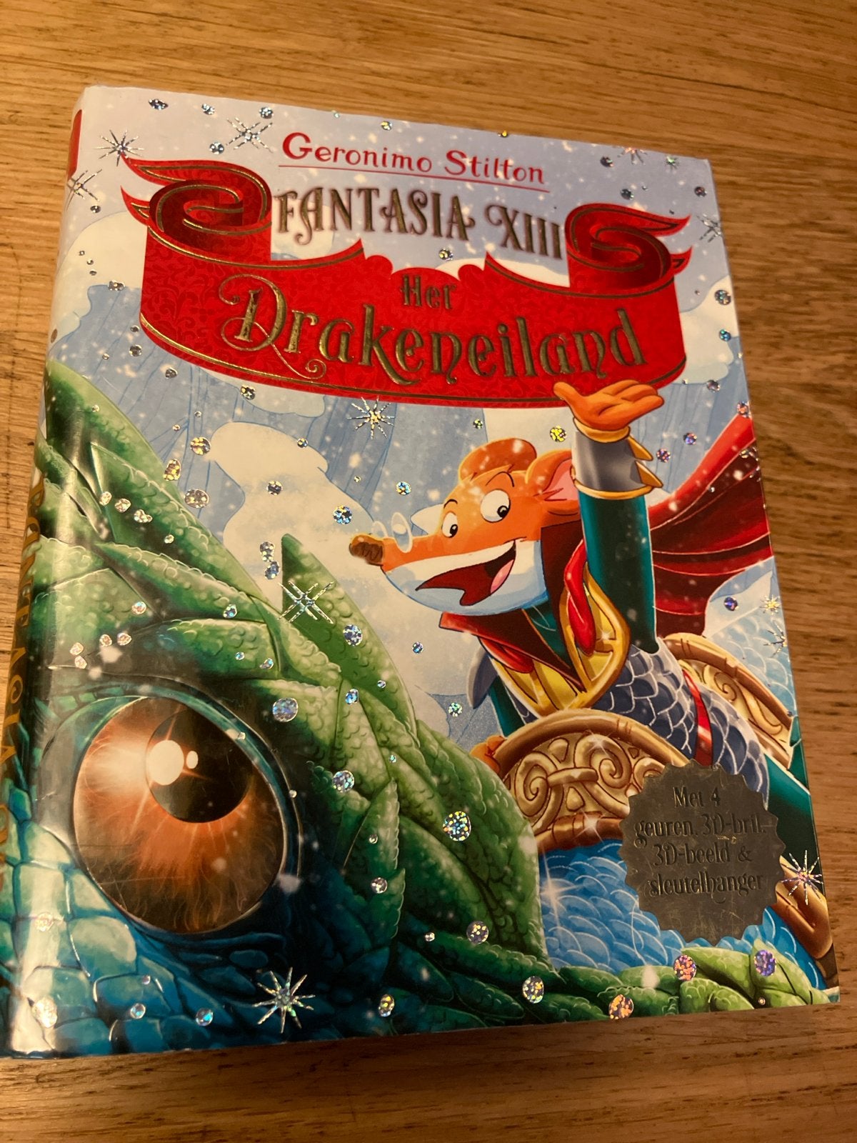 Geronimo Stilton Fantasia XIII: Het Drakeneiland, Boeken, Ophalen of Verzenden, Zo goed als nieuw, Fictie